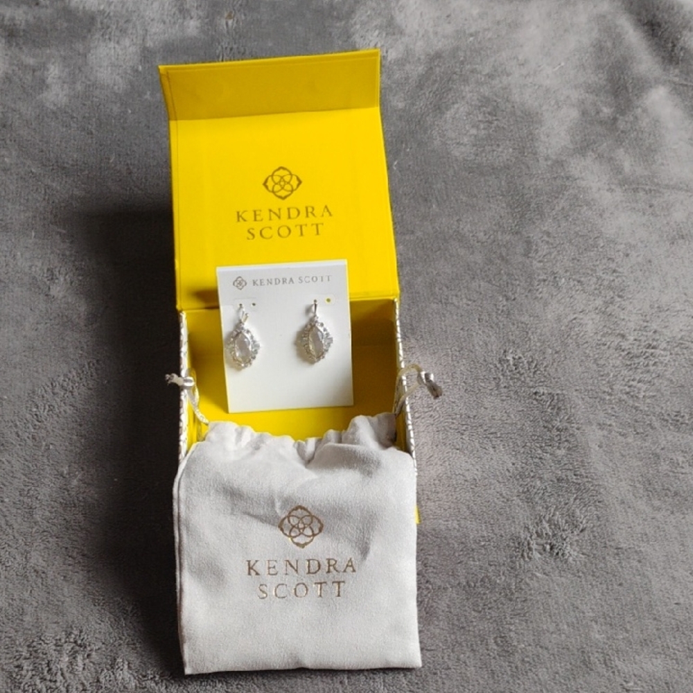 Kendra Scott Silver Drop Earrings These Were Worn One Time